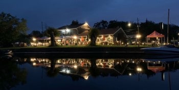 Mainstreet Bar and Grill one of 15 restaurants on the water in Kawartha Lakes